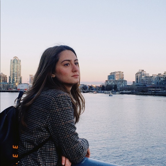 Meet your Posher, Hannah - Picture 1 of 1